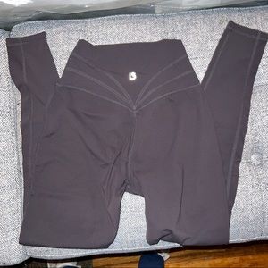 Buffbunny-Legacy legging in Charcoal Grey worn maybe twice no piling size small